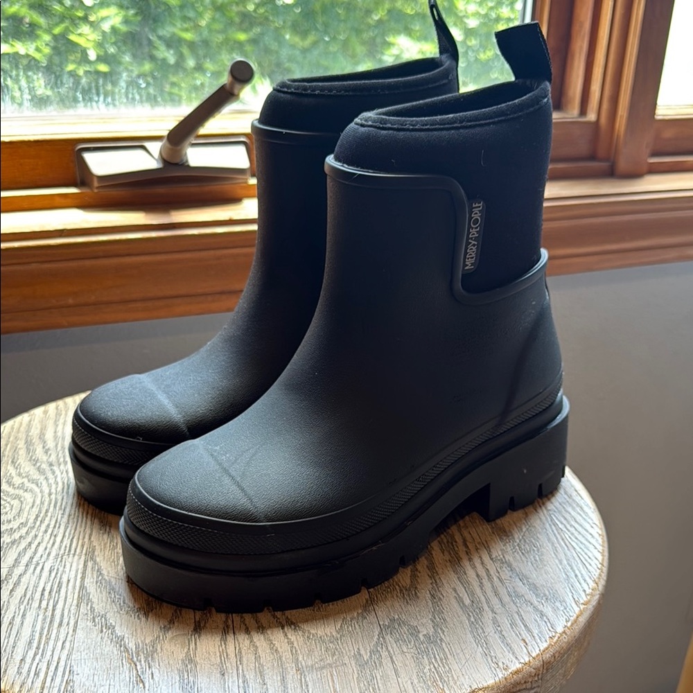 Merry People / Black Ankle RainBoots / Platform